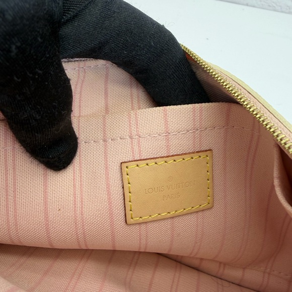 Louis Vuitton Damier Azur Wristlet - Picture 10 of 11